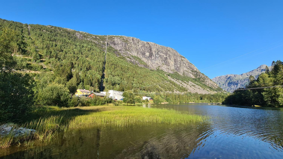 Others 2, Trolltunga Lodge, Odda