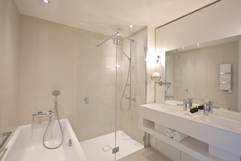Bathroom 4, Hotel Kloster Haydau, Schwalm-Eder-Kreis