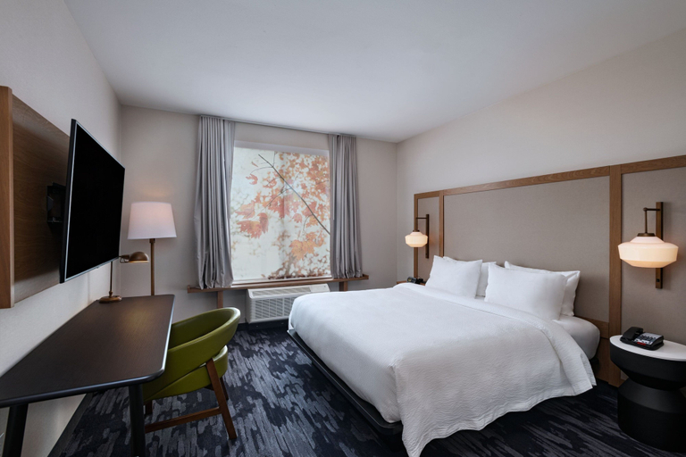 Bedroom 4, Fairfield Inn & Suites by Marriott Waller, Houston