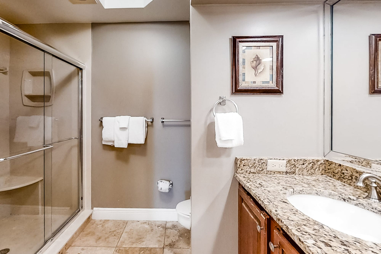 Bathroom 3, Surfside Resort, Walton