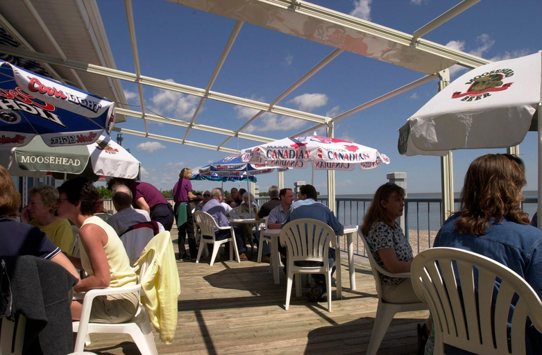 Food & Drinks 5, Lakeview Gimli Resort, Division No. 18