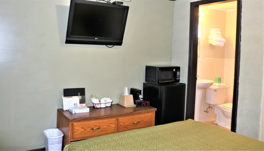 Others 5, Ranch Motel, Dent