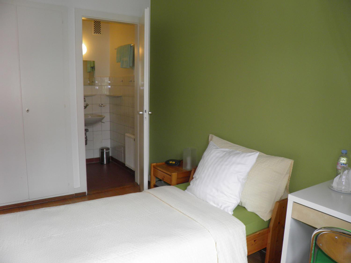 Bedroom 2, Auberge au Cavalier, Nyon