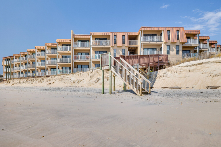 Exterior & Views 2, Steps to the Beach Oceanfront Condo with Lanai!, Onslow