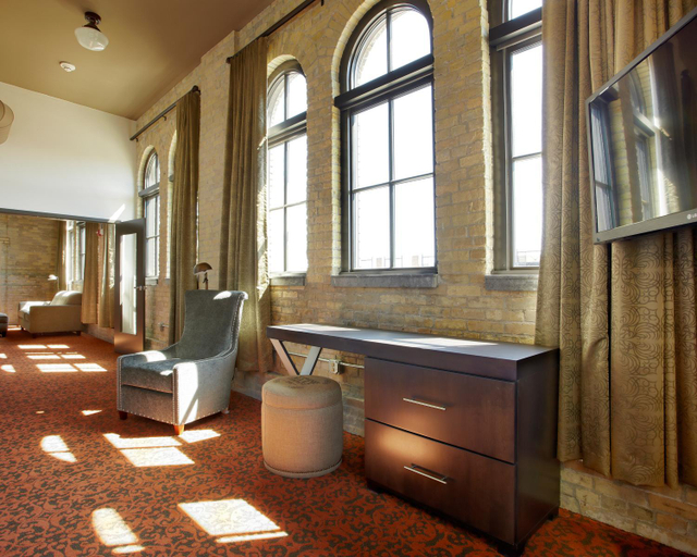 Bathroom 4, The Brewhouse Inn & Suites, Milwaukee