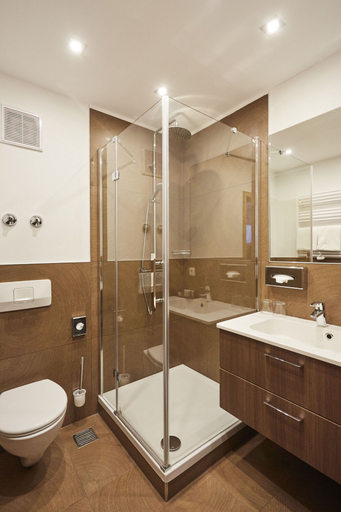 Bathroom 4, Korbstadthotel Krone, Lichtenfels