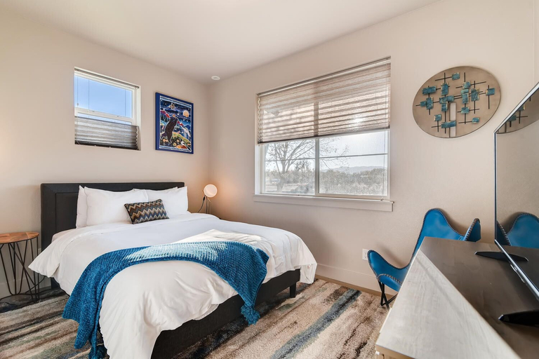 Bedroom 3, Fancy Townhome Near Old Town, Breweries and River!, Larimer