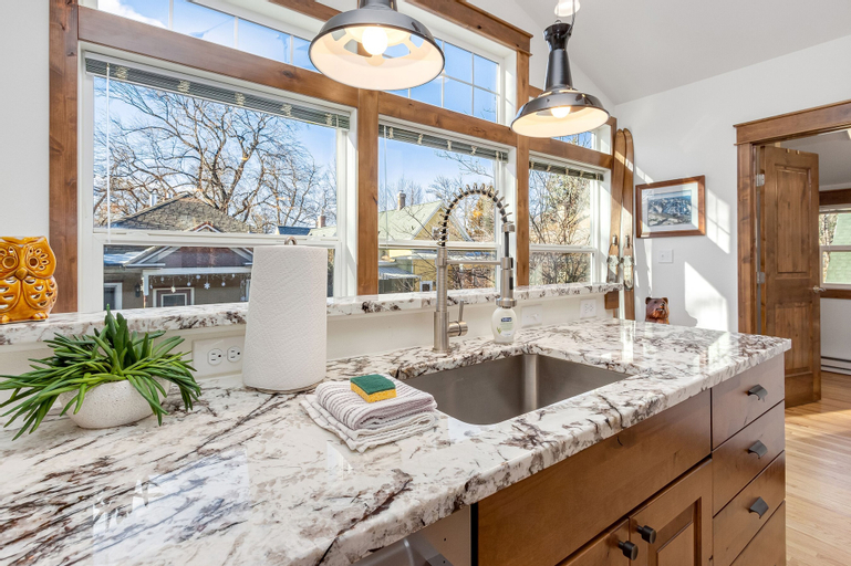 Bedroom 4, The Beautiful Bear��s Den! Walk to Old Town & CSU!, Larimer