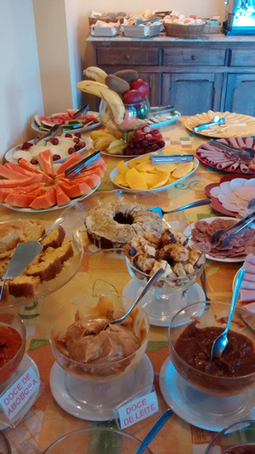 Food & Drinks