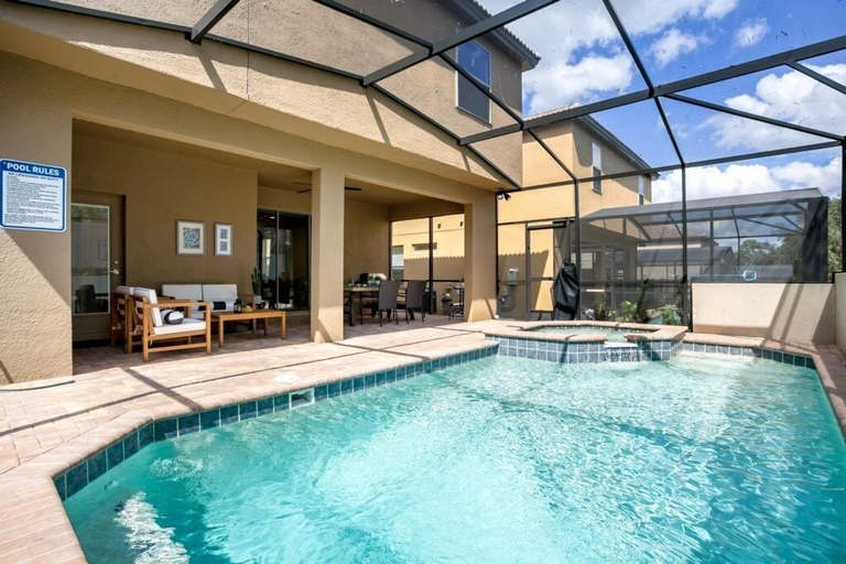 Sport & Beauty, Saltwater Pool Private Pool Luxury Home! 6 Bedroom Home by RedAwning, Osceola
