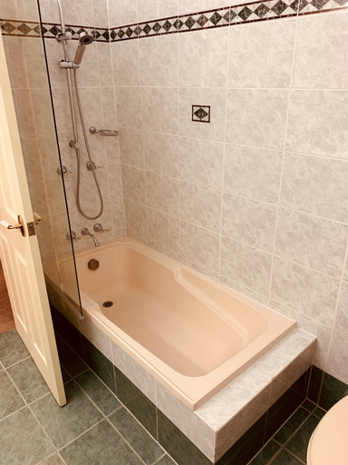 Bathroom 4, Royal Albert Hotel, Brisbane