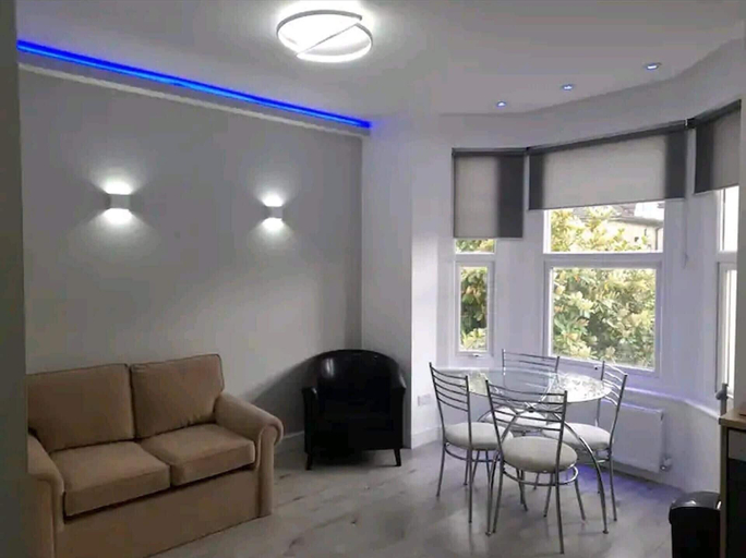 Others 4, Second Av Flat 4, Hendon London, London