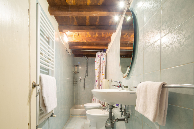 Bathroom 3, Palazzo Vecchio Place by Mmega, Florence