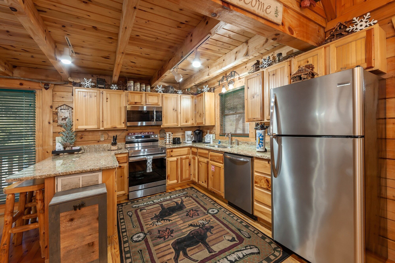 Others 5, Moose Tracks 3 Bedroom Cabin by RedAwning, Sevier
