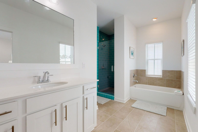 Bathroom 3, Stunning 3br/2.5ba, Pet Friendly, Sleeps 12, Baldwin