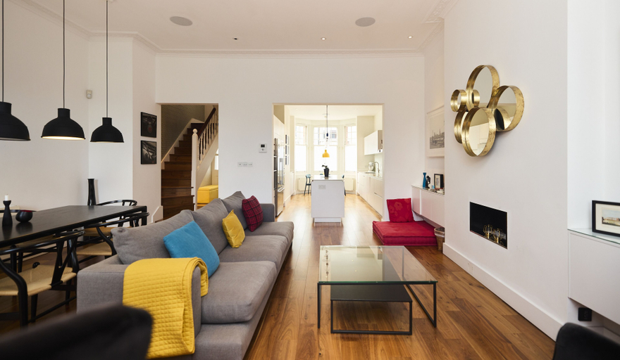 Others 5, The Clapham Crib, London