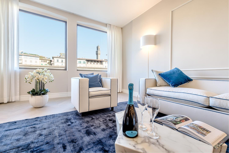 Shared lounge/TV area 2, Luxury Blue River by Mmega, Florence