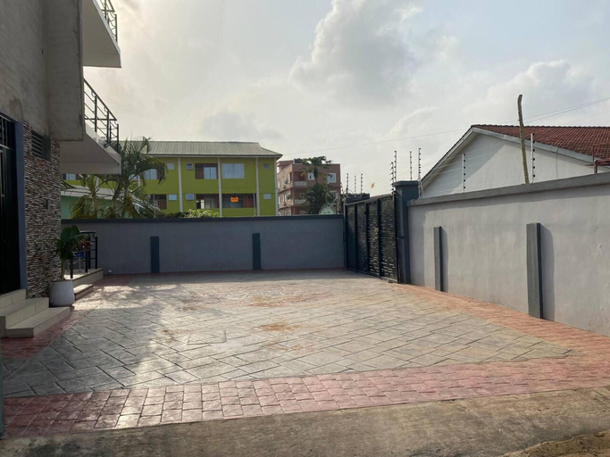 Exterior & Views 2, Captivating 2-bed Ensuite Apartment in Accra, Accra