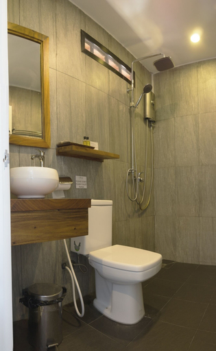 Bathroom 5, Sara Resort, Sihanoukville
