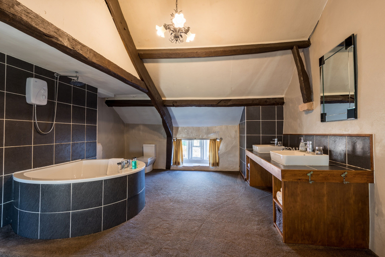 Bathroom 2, Gosforth Hall Inn, Cumbria