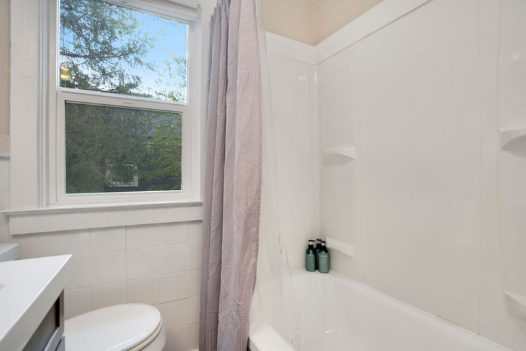 Bathroom 3, Charming Old Town Bungalow W/ Free Cruiser Bikes, Larimer