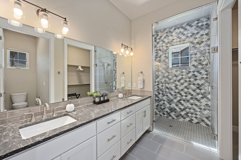 Bathroom 4, Elegant Home Near TPC Golf Course and Trails, Larimer
