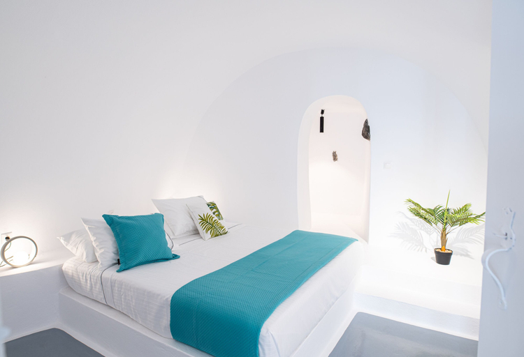 Bedroom 3, Heavens Edge by Mr and Mrs White, South Aegean