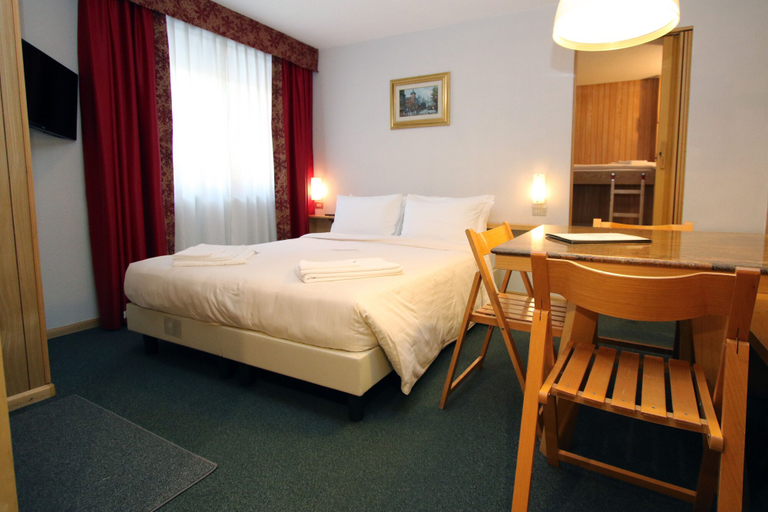 Bedroom 2, Residence Les Coupoles, Aosta