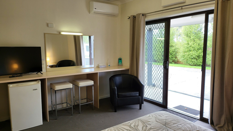 Others 4, Koo Wee Rup Motel, Cardinia  - South