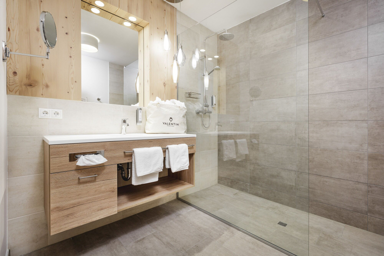 Bedroom 4, Valentin Design Apartments, Imst
