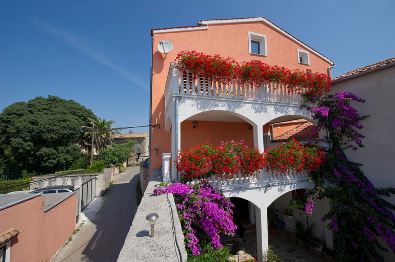Others 2, Apartments Salcinovic, Medulin