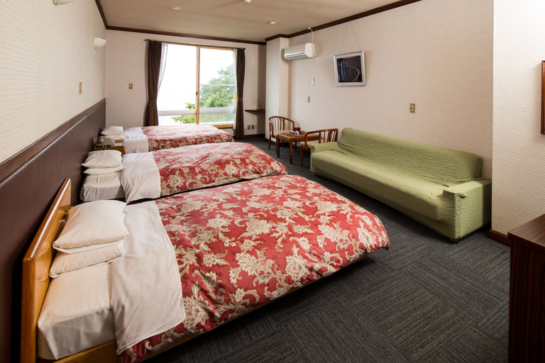 Bedroom 2, Oyashirazu Kanko Hotel, Itoigawa