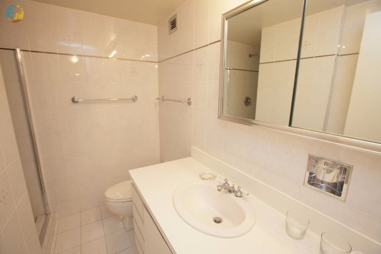 Bathroom 4, Alexander 1010 2 Bedroom Apts by RedAwning, Miami-Dade