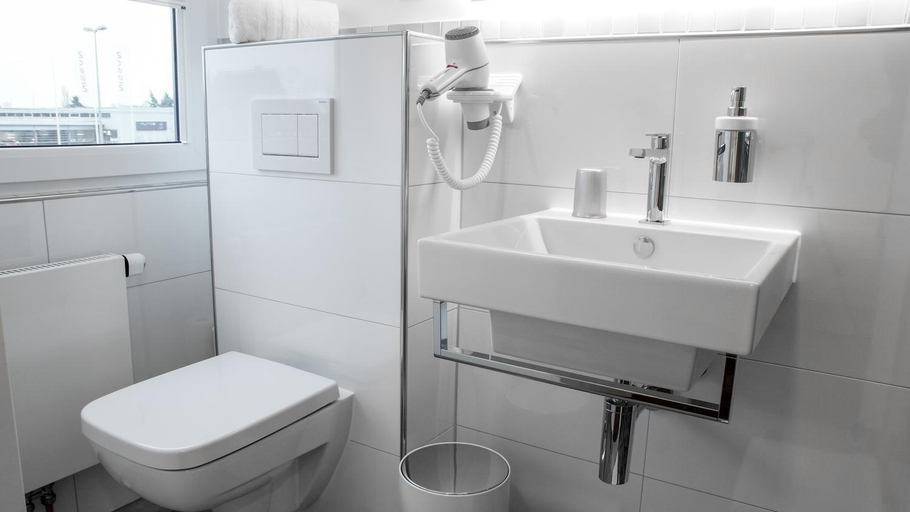 Bathroom 5, OK Das Businesshotel, Braunschweig