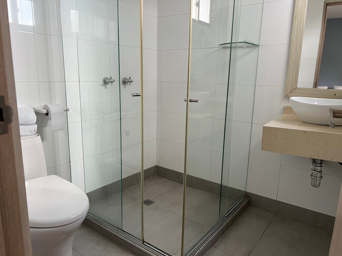 Bathroom, Lagos Apartaestudios x4, Barranquilla