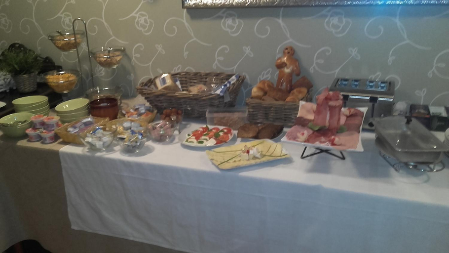 Food & Drinks 3, Top Hotel Garni, Modus Hotelbetriebe GmbH, Rhein-Kreis Neuss