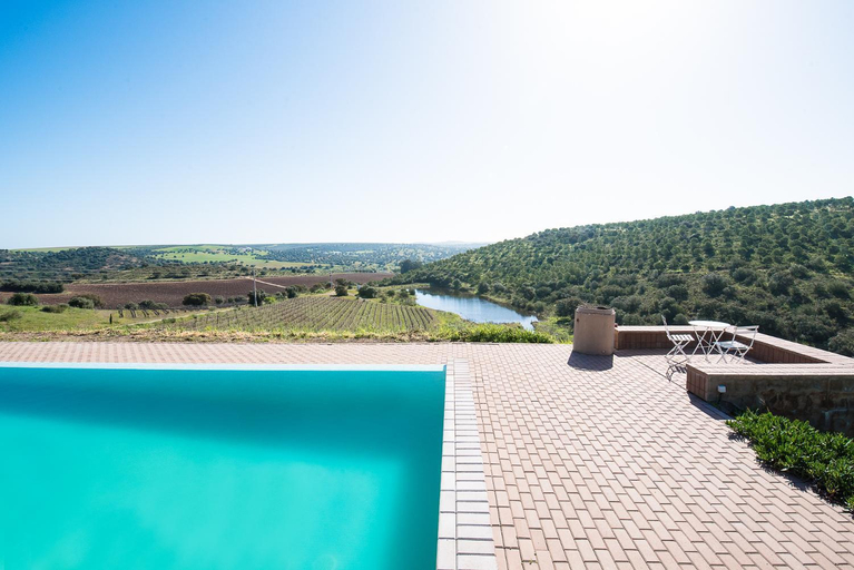 Others 5, Herdade do Vau, Beja