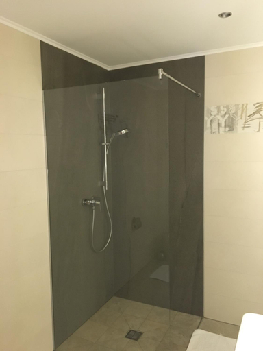 Bathroom 3, Seminarhotel Daniels, Neusiedl am See