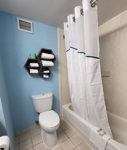 Bathroom 2, Hometowne Studios Prattville, Elmore