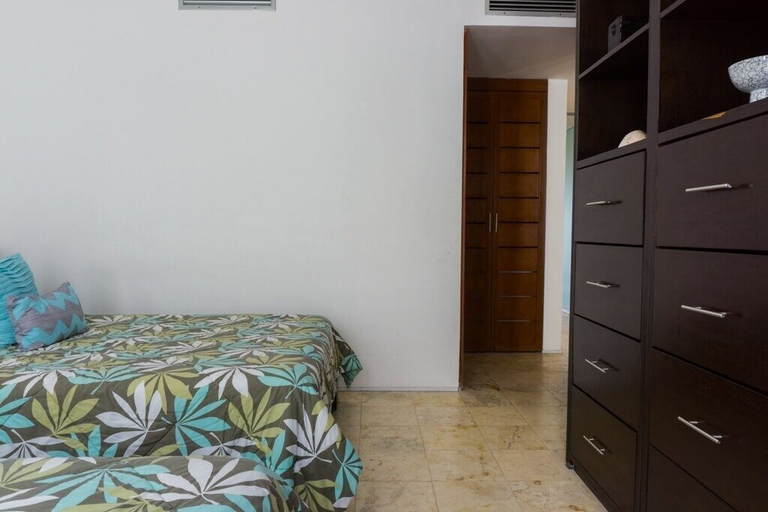 Room 2, Magia Playa 202 F 2 Bedroom Condo by RedAwning, Cozumel