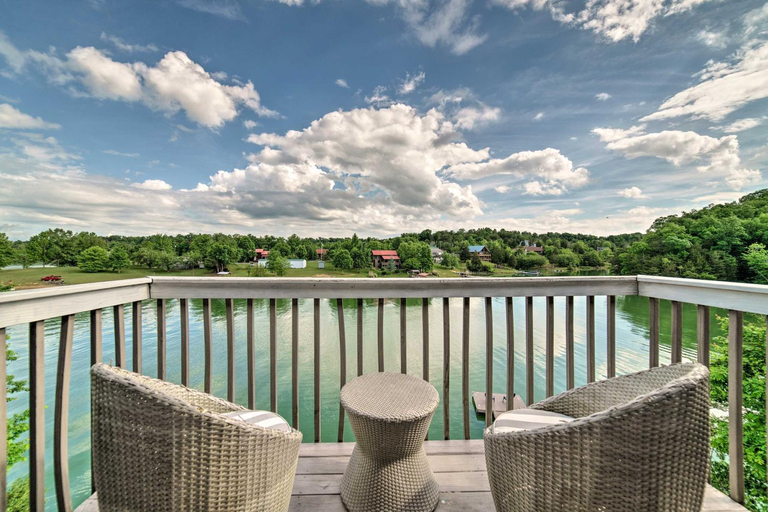 Others 4, Family Getaway on Douglas Lake! Home with Deck, View, Sevier