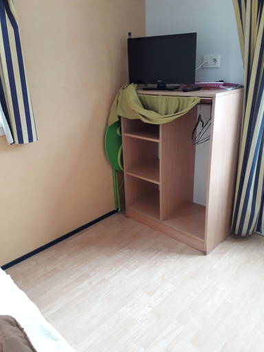 Bedroom 2, Camping la Marmotte, Puy-de-Dôme
