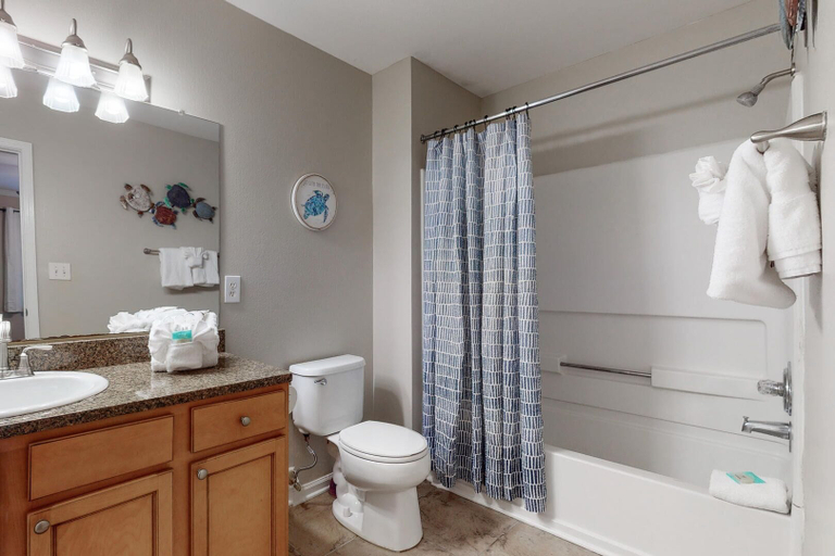 Bathroom 4, 2br/2ba Full Condo w/ Pool & Gym, Sleeps 6, Baldwin