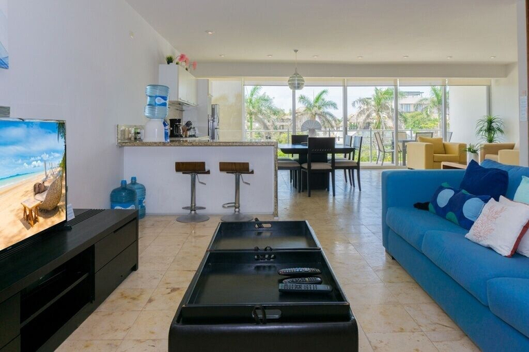 Living area 4, Magia Playa 202 F 2 Bedroom Condo by RedAwning, Cozumel