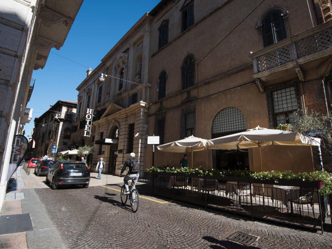 Exterior & Views 2, Italianflat - Rentroom 200mt to Arena, Verona