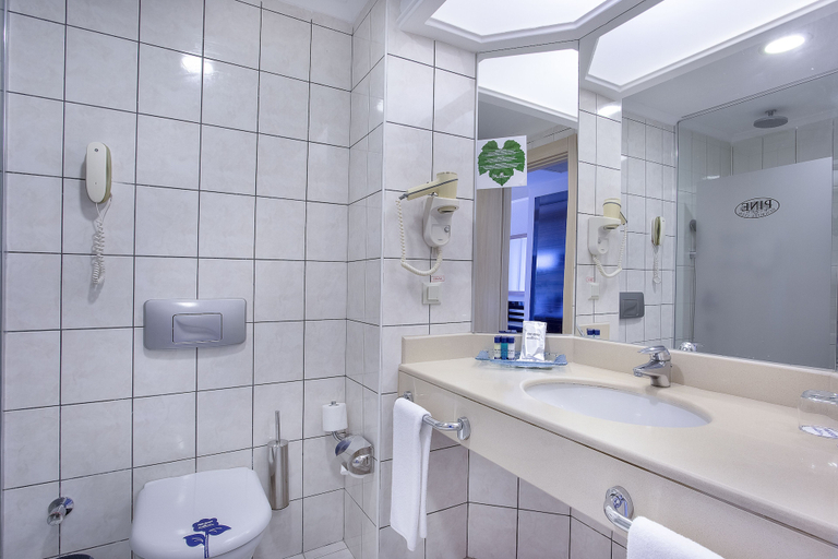 Bathroom 5, Pine Beach Belek - All Inclusive, Serik