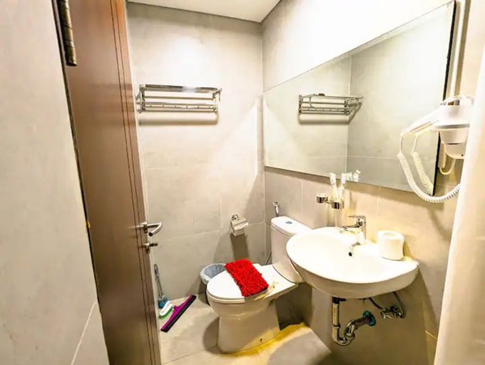 Bathroom, Lovina 1008 at Pollux Meisterstadt, Batam