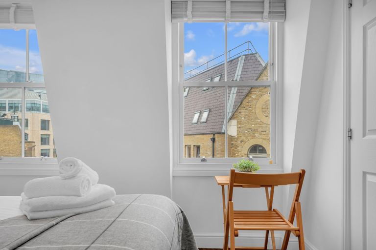 Others 4, 2 Bedroom Service Apt in Artillery Lane, London