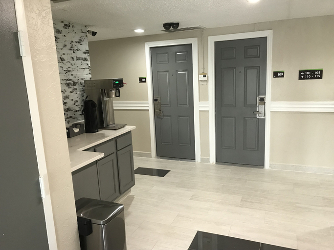Others 5, Hometown Inn & Suites, Tulsa