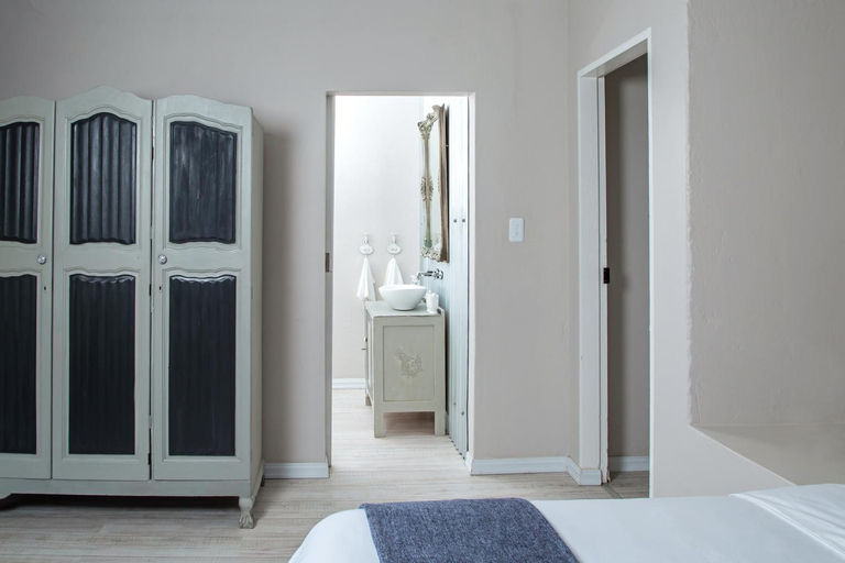 Bedroom 2, Shanzeley Guest House, Eden